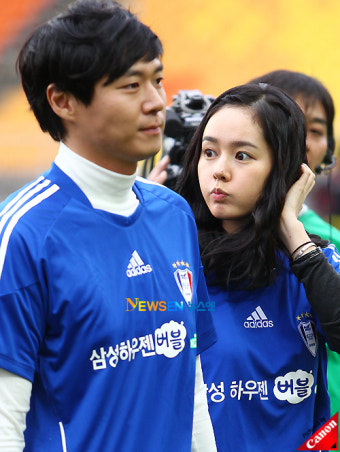 [포토엔]깜찍 볼풍선 한가인 ‘남편 연정훈 머리 반밖에 안되네~’