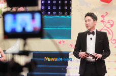 [포토엔]베테랑 MC 신동엽 ‘첫 녹화는 언제나 긴장!’
