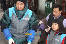 [포토엔]故 최진실 딸 준희 ‘(김)승현이 삼촌과 같이 왔어요’