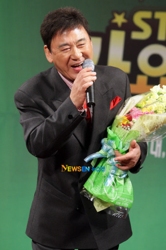 [포토엔]성인가요 대상 현철 ‘행복웃음’