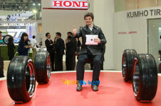 [포토엔]금호타이어 ‘고스트 카’ 생각의 틀을 깬다.