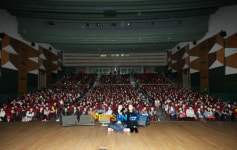 [포토엔]박정민, 절친 김형준 축하속 800여팬들과 데뷔후 첫 생일파티