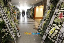 [포토엔]故 신현택 회장 별세를 애도하는 화환들...