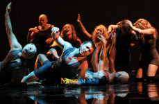 [포토엔]서커스 레인 ‘헤엄치는 배우들’