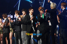 [포토엔]슈퍼주니어 ‘엠카 2주연속 1위’ 영광