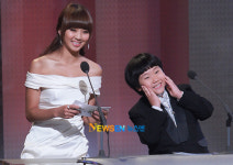 [포토엔]띵동 양한열 ‘효린누나 두근두근 노래맞춰 깜찍 율동’