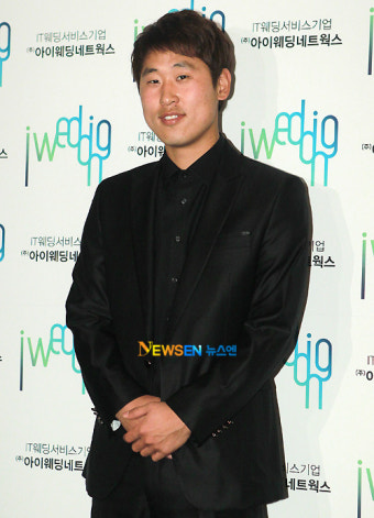 프로야구 MVP ‘4관왕 투수’ 윤석민 62표..최우수 신인왕 배영섭