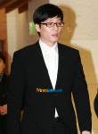 [포토엔]유재석 ‘늦은 밤, 김병만 부친상 빈소 조문’