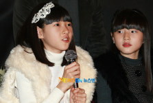 [포토엔]김아론 ‘우리 언니 이야기 너무 잘한다!’