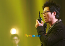 [포토엔]박신양 ‘콘서트 진두지휘, 카리스마 넘치네’