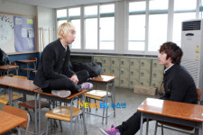 [포토엔]‘졸업’더블에이 김치-호익, 추억의 교실에서~