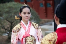 ‘해품달’ 중전 한가인 “무녀복만 입다가 차려입으니” [포토엔]
