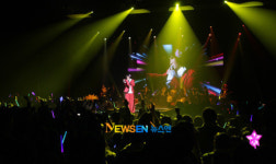 [포토엔]‘김장훈 꽃서트’후끈 달아오른 콘서트 열기~