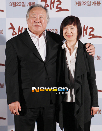 [포토엔]부부호흡 맞추는 주현-예수정 ‘다정한 포즈로’