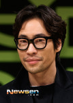 [포토엔]류승범 ‘뿔테 안경이 가장 잘 어울리는 연예인’
