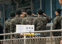 [포토엔]국방홍보지원단 ‘이동건 병장님에게 경례’ (이동건 전역)