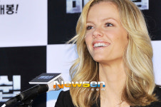 [포토엔]브룩클린 데커 ‘섹시한 미소’