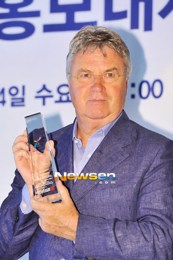 [포토엔]거스 히딩크 ‘홍보대사 위촉 너무 기뻐요’