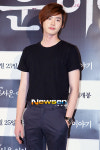 [포토엔]이종석 ‘검은 티하나로도 매력적’