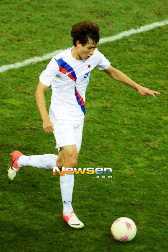 [올림픽포토엔]깜짝선발 지동원 ‘홍명보 감독 노림수 적중’(한국 축구 4강 진출)