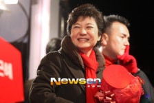 [포토엔]미소 짓는 박근혜 후보 (박근혜 타임스퀘어)