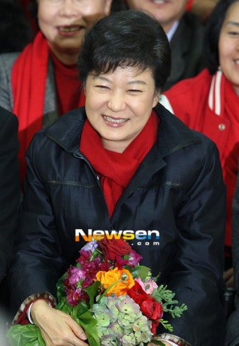 [포토엔]박근혜 대선 후보 ‘승리의 미소’