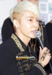[포토엔]슈퍼주니어 동해 ‘독특한 악세사리 눈길’
