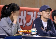 [포토엔]영화배우 김강우‘혜진아 형부는 야구팬이야’