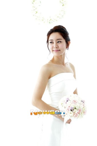 [포토엔]강미정 아나운서, 볼륨감 강조한 웨딩드레스(결혼식)