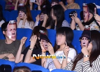 [포토엔]‘레드: 더 레전드’ 무대인사에 나타난 브루스윌리스와 존말코비치