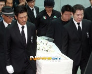 김종학PD 발인식, 김희선 박상원 윤태영 류덕환 눈물 속 오늘(25일) 영면