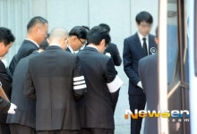 [포토엔]이병훈 PD ‘어머니를 위한 마지막 기도’