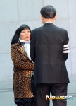 [포토엔]이숙 ‘이병훈 PD 모친상 위로하며’