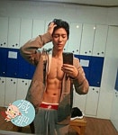 한기웅 복근 공개, 풀어헤친 상의 선명한 식스팩