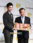 [포토엔]이승기‘한우 지킴이 최선을 다할래요’