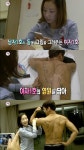 짝 화가 여자1호, 남자2호 등판에 문신같은 그림