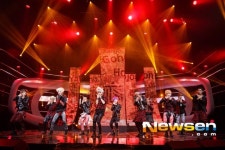 [포토엔]탑독 ‘신인답지 않은 폭발하는 카리스마’