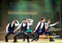 [포토엔]뮤지컬 총각네 야채가게 ‘온 가족이 즐기는 뮤지컬’