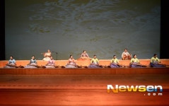 [포토엔]문재숙과 문하생이 함께하는 춤추는 동행 리허설 현장