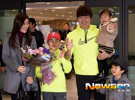 추신수, 인천에서 은퇴식 열어…가족과 함께 마지막 타석 완성
