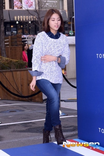 [포토엔]도희 ‘가벼운 발걸음’