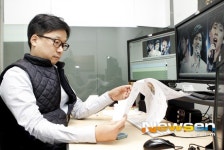 [포토엔]‘히든싱어’ 조승욱PD ‘일할때는 이런 모습?’