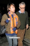 우디앨런, 딜런패로 성추행 스캔들 당일 입양딸과 농구장 나들이