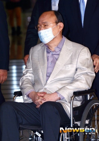 [포토엔]미국으로 출국하는 한화 김승연 회장