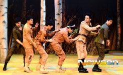 [포토엔]전쟁 속에서 아름다움을 찾아 승화시킨 뮤지컬(여신님이보고계셔)