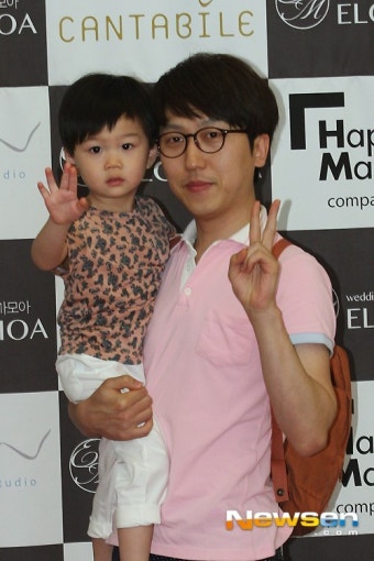 [포토엔]개그맨 정현수 ‘똑닮은 아들과 함께’(권필 결혼식)