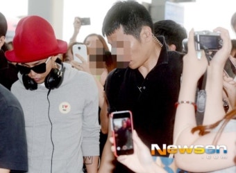[포토엔]지드래곤 등장에 인천공항이 들썩(공항패션)