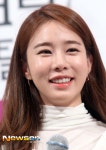 [포토엔]유인나 ‘근접촬영도 문제없는 피부미인’