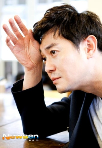 ‘봄’ 박용우 “망가진 몸뚱이..꺾인 손가락까지 연기”(인터뷰)