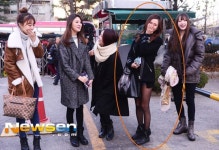 [포토엔]EXID(엑스아이디) LE ‘한파속 외로운 하의실종 패션’(출근길패션)